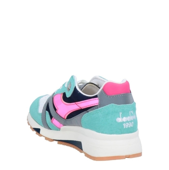 Sneakers - Picture 3 of 4